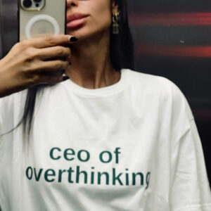 * CEO OF OVERTHINKING * ΒΑΜΒΑΚΕΡΟ T-SHIRT ME ΤΥΠΩΜΑ