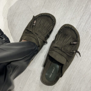 OLIVE SUEDE CLOGS ΜΕ ΚΡΟΣΣΙΑ