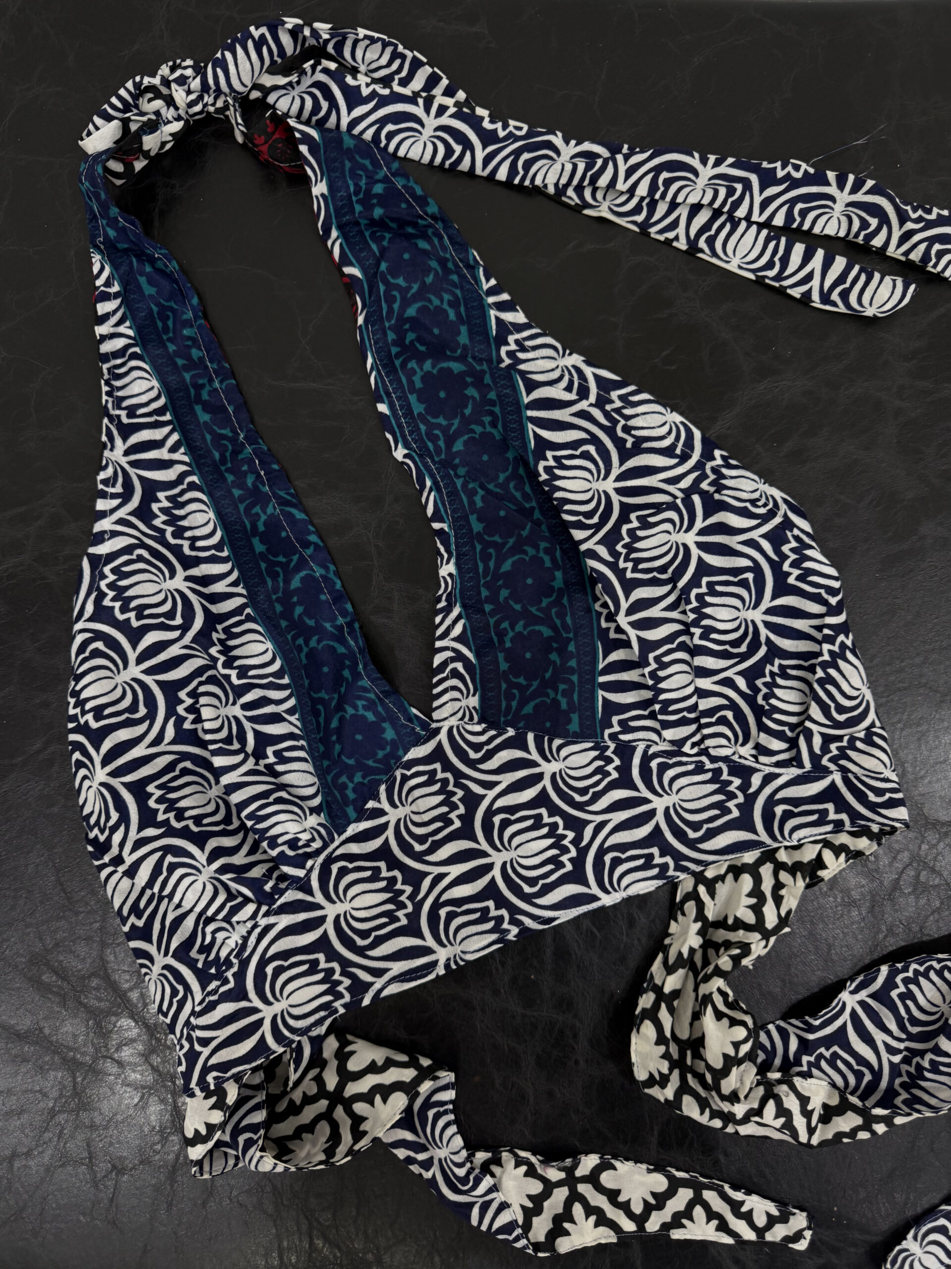 BOHEMIAN BLUE CROP TOP