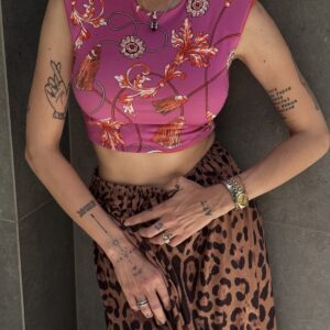 DOUBLE SIDE CROP TOP ΜΕ ΒΑΤΕΣ ΣΤΟΥΣ ΩΜΟΥΣ