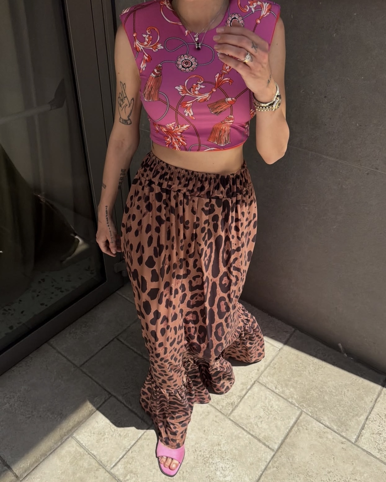 DOUBLE SIDE CROP TOP ΜΕ ΒΑΤΕΣ ΣΤΟΥΣ ΩΜΟΥΣ - Image 3