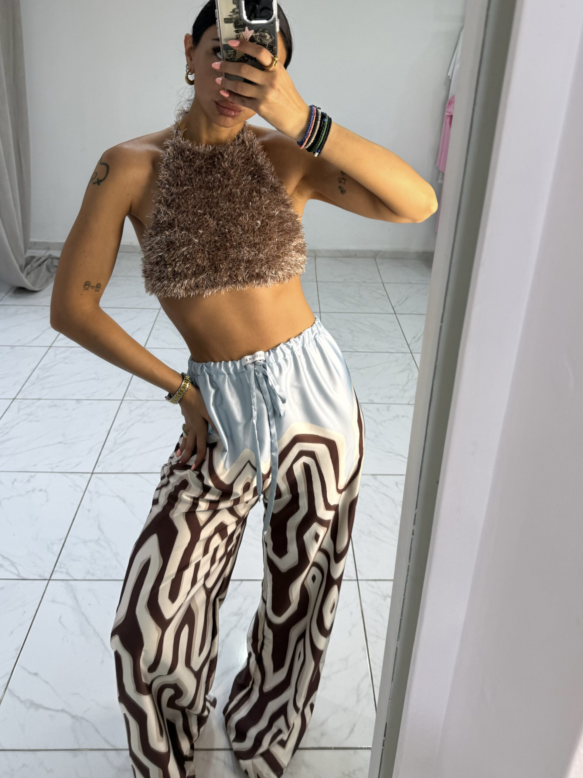 * MOCHA * HALTERNECK CROCHET TOP - Image 4