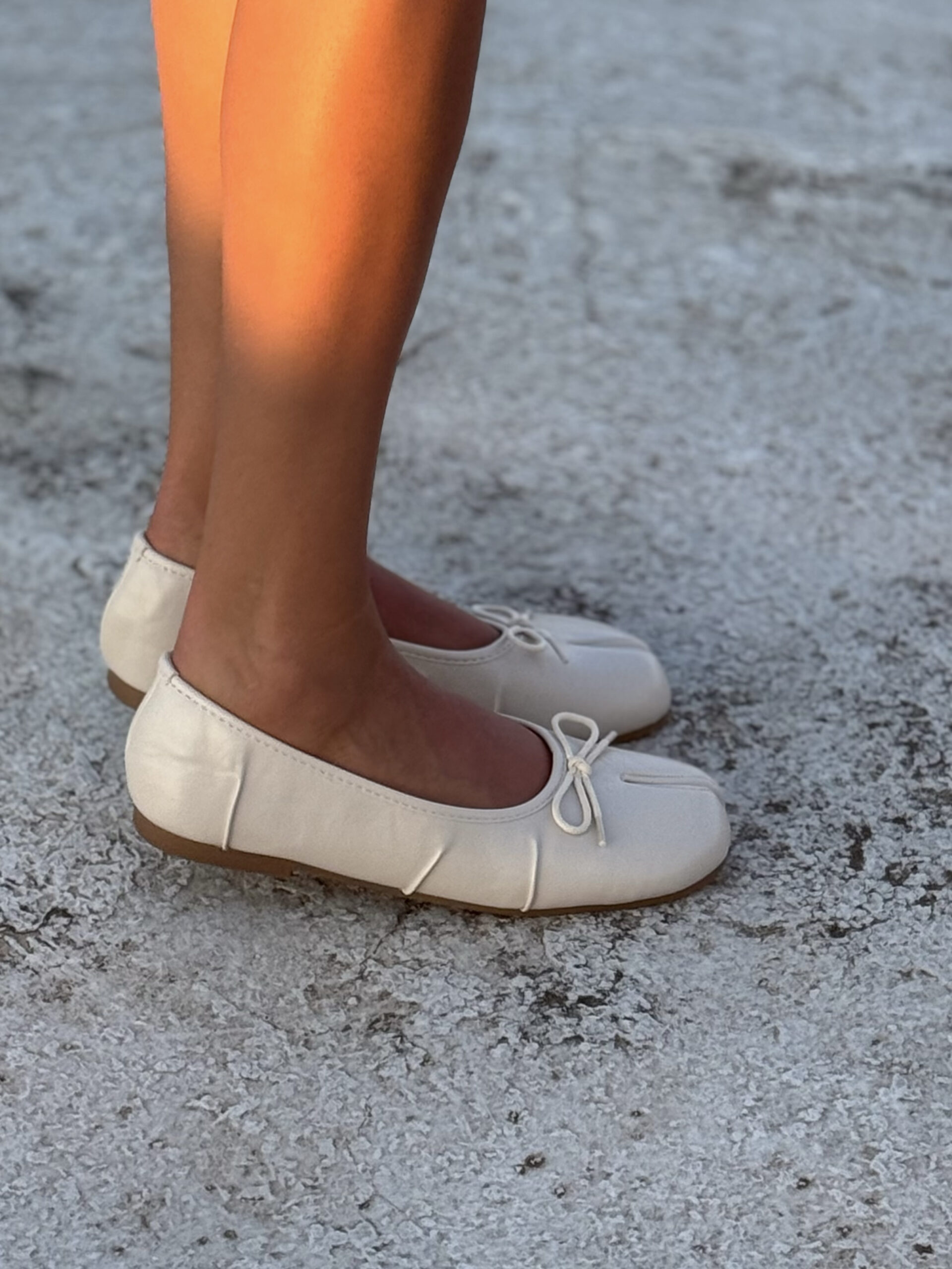 SPLIT-ΤΟΕ ΒΕΙGE BALLERINAS - Image 3