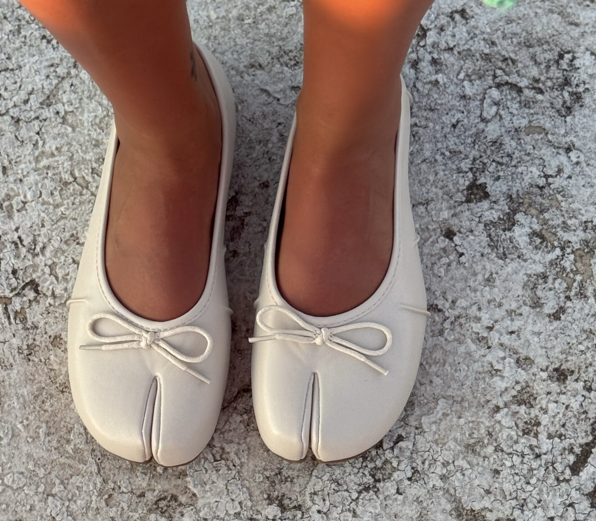 SPLIT-ΤΟΕ ΒΕΙGE BALLERINAS