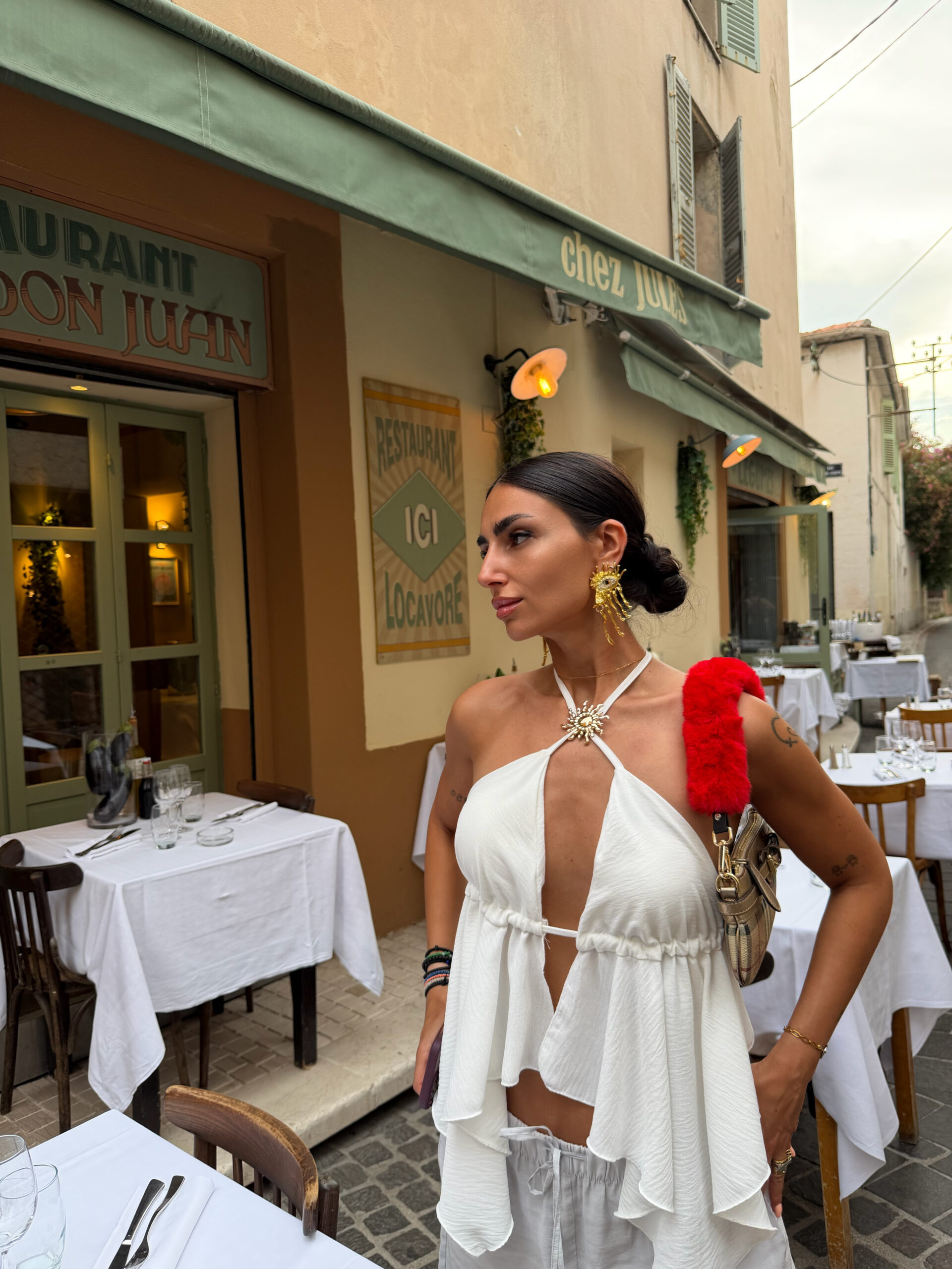 WHITE BOHO HALTERNECK TOP ME ΧΡΥΣΗ ΛΕΠΤΟΜΕΡΕΙΑ - Image 3