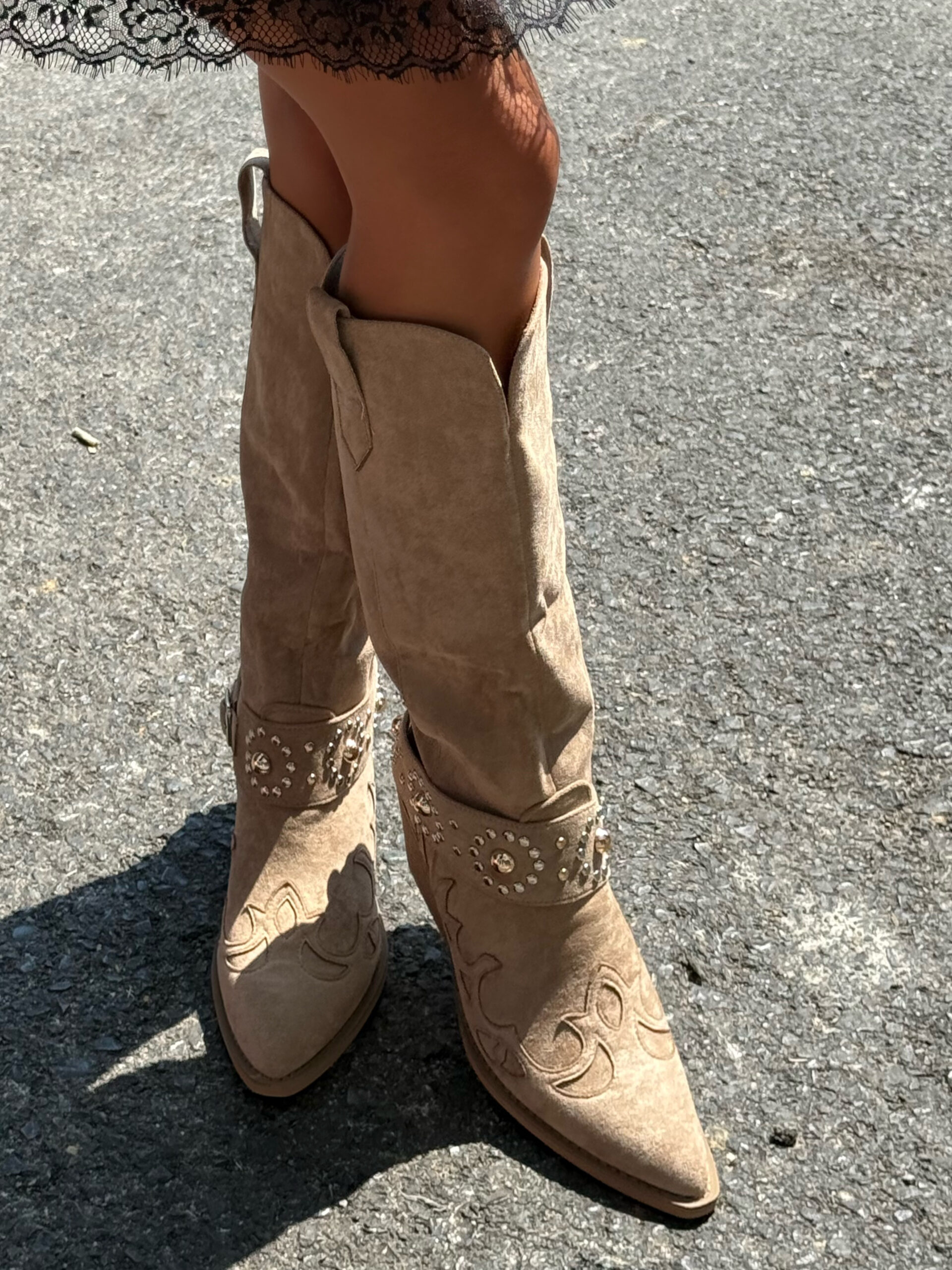 COWBOY BOOTS ΜΕ ΔΙΑΚΟΣΜΗΤΙΚΗ ΑΓΚΡΑΦΑ - Image 4