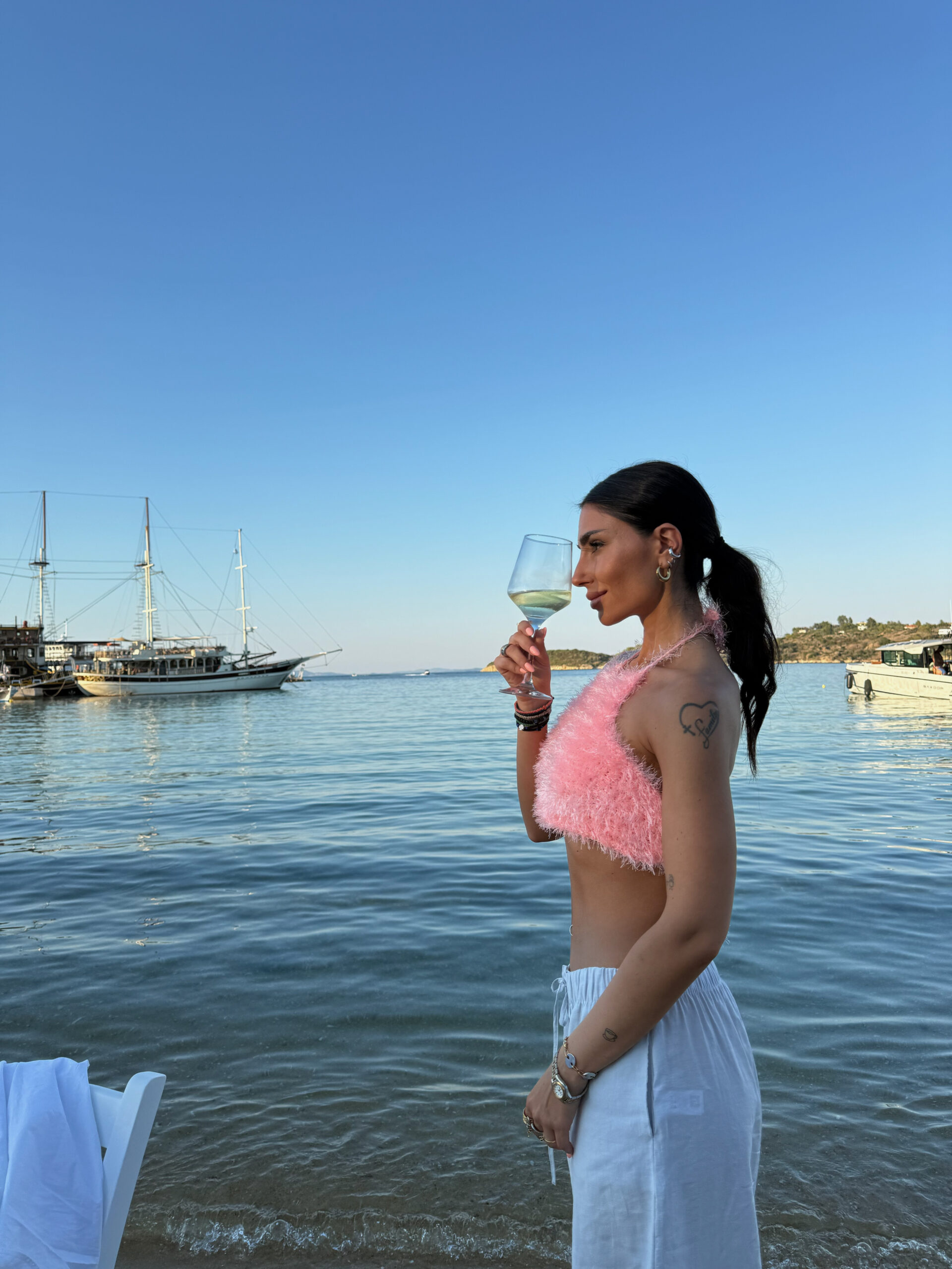 * BLUSH BLOSSOM * HALTERNECK CROCHET TOP - Image 4