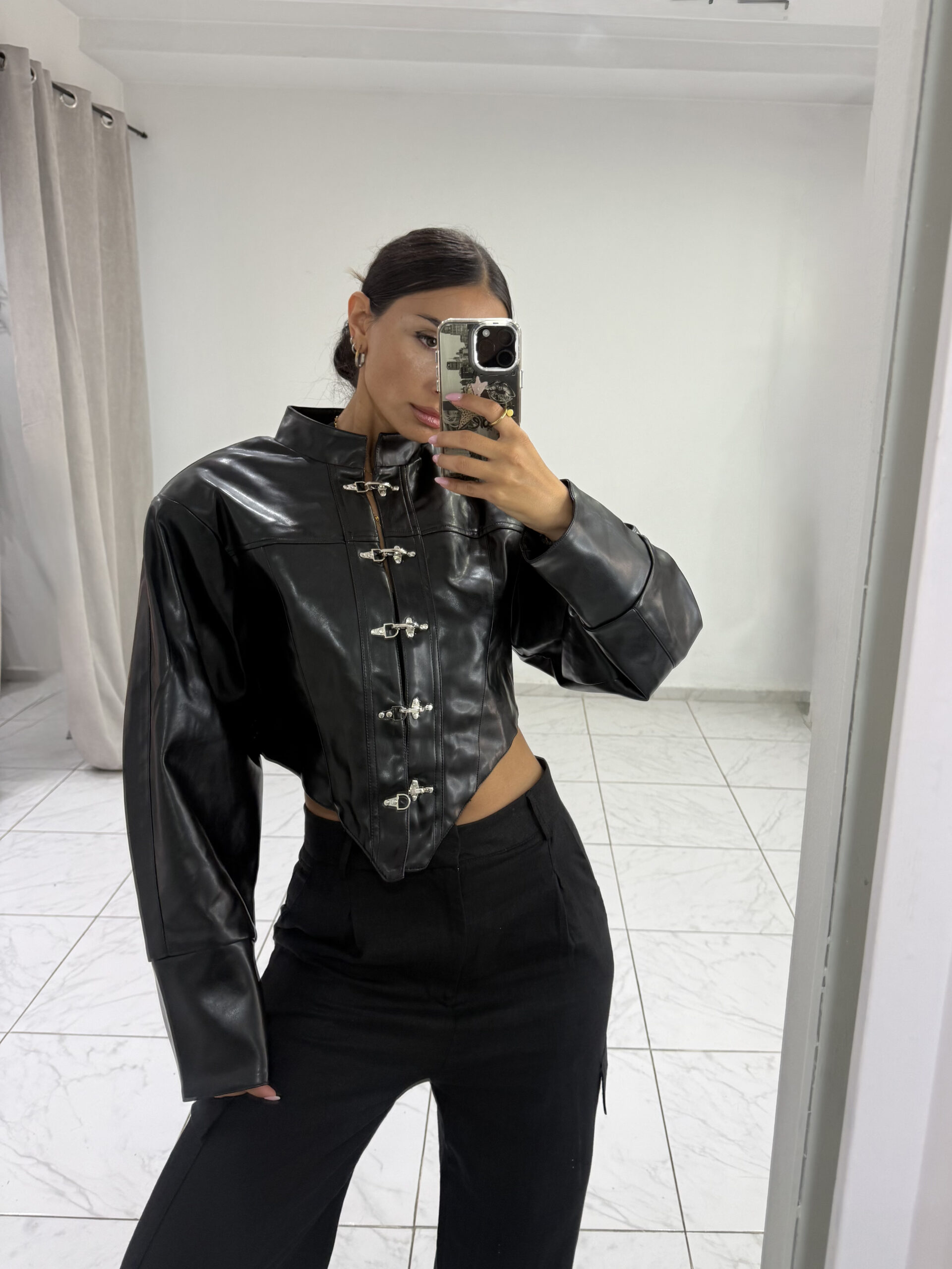FAUX LEATHER CROPPED JACKET ΜΕ ΑΣΥΜΜΕΤΡΟ ΤΕΛΕΙΩΜΑ - Image 5