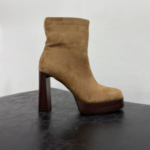 SUEDE ANKLE BOOTS & CHUNKY PLATFORM