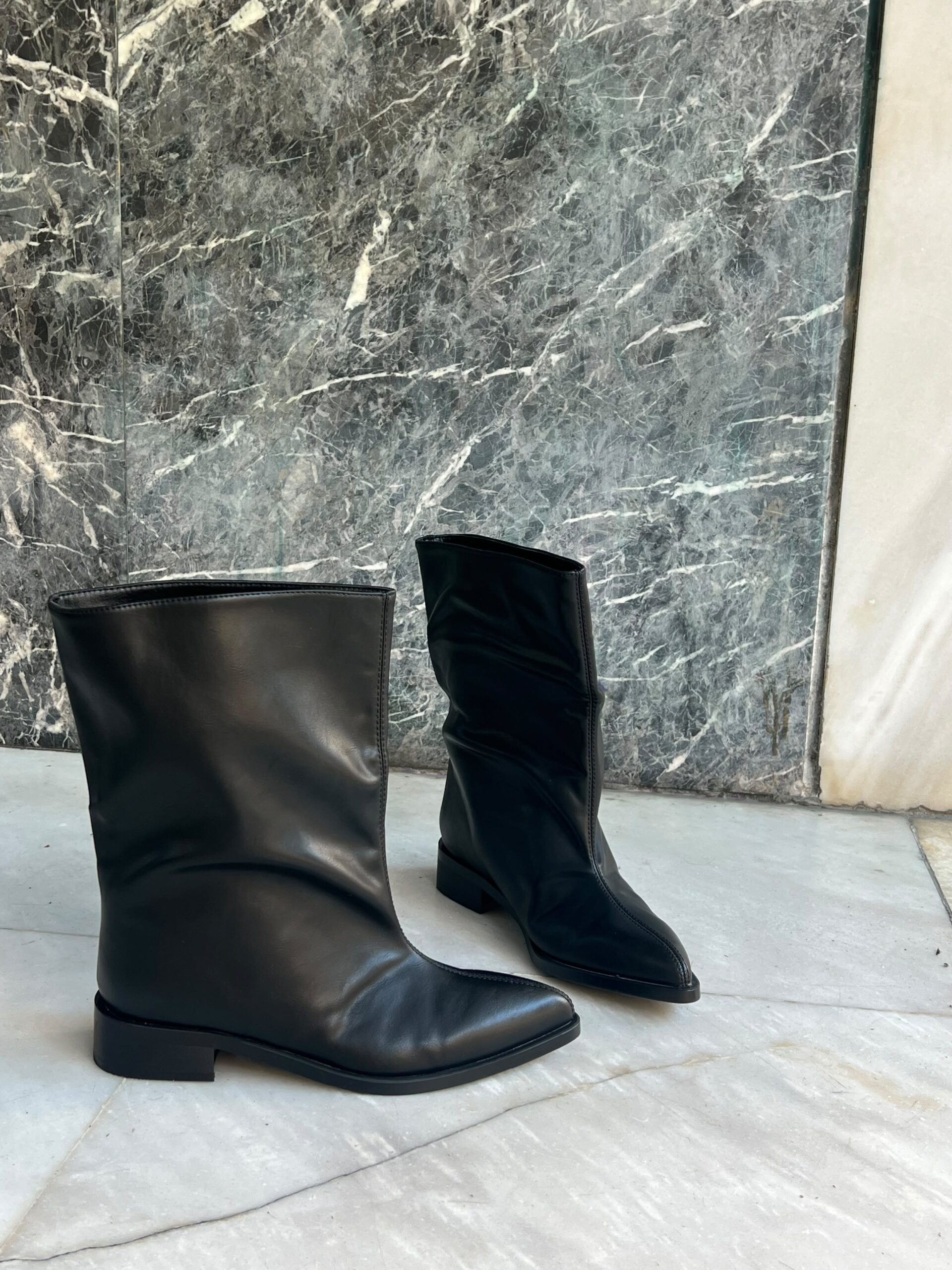 BLACK SLOUCHY WIDE- NECK-BOOTS