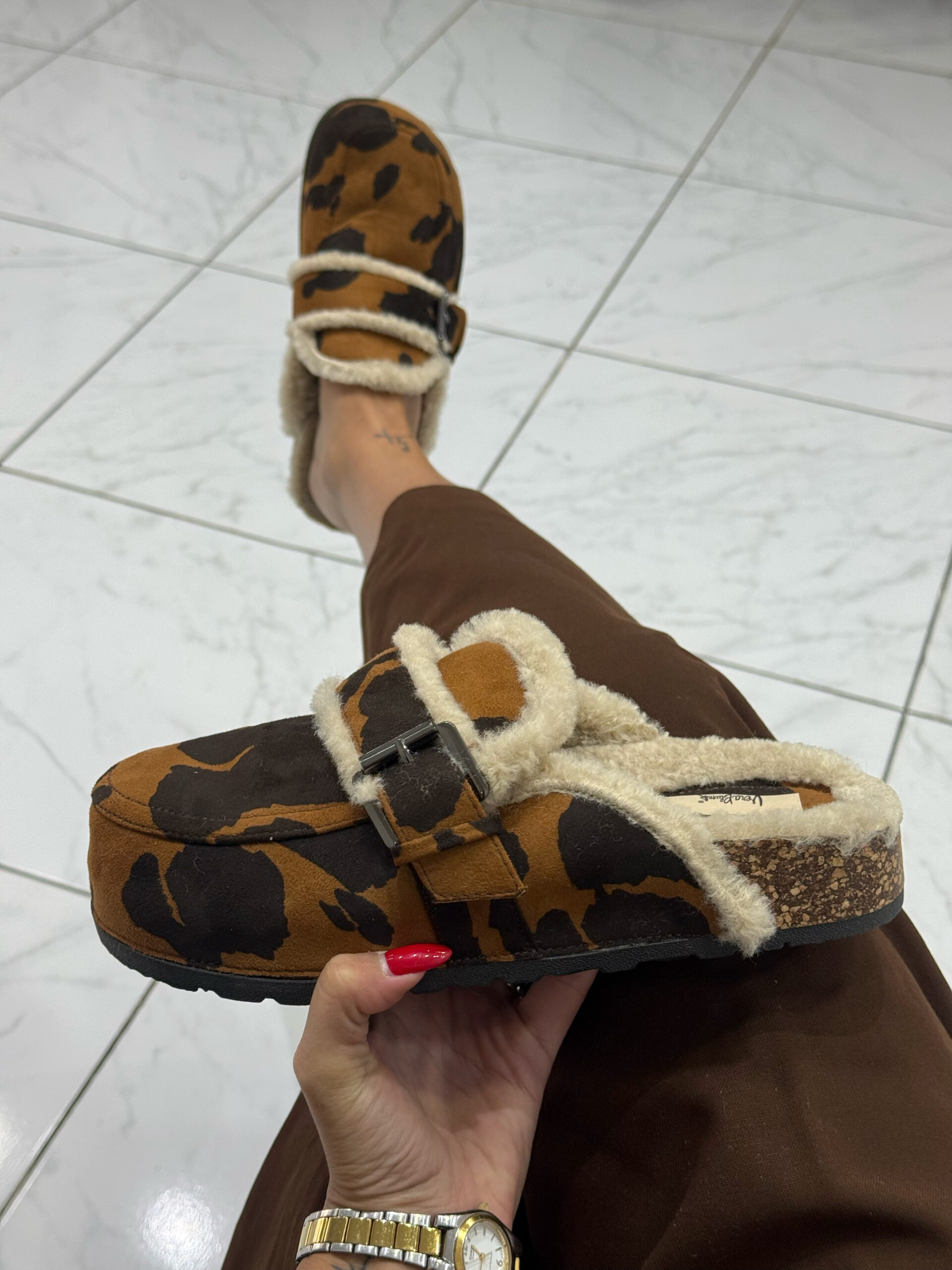 MUCCA FAUX FUR CLOGS - Image 4