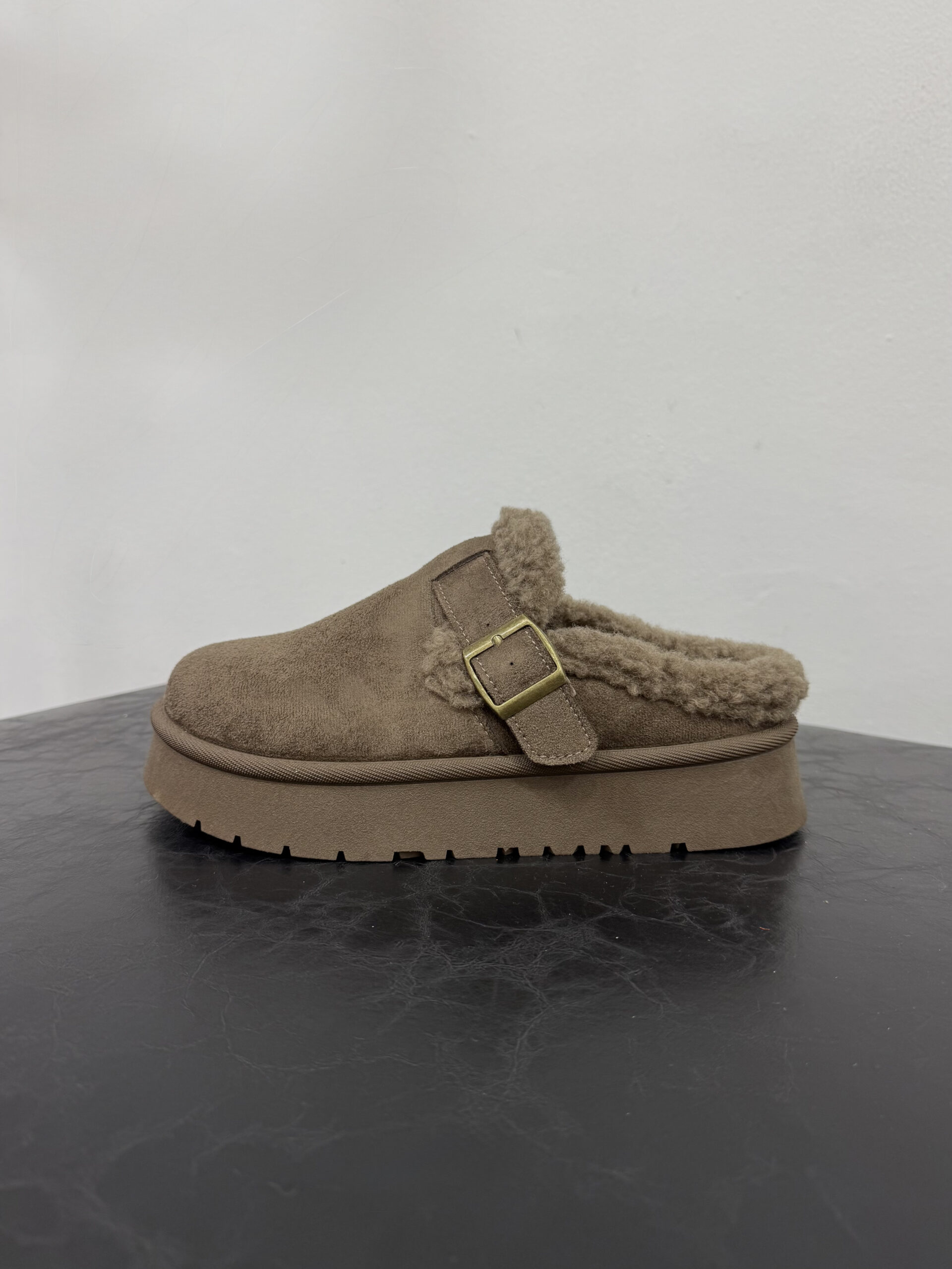 GREY/KHAKI FAUX FUR CLOGS